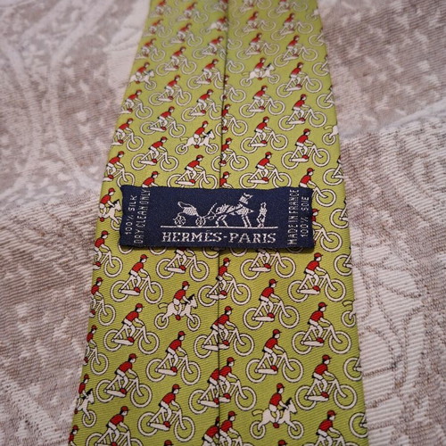 Hermès silk tie with cyclist print, vintage, like new