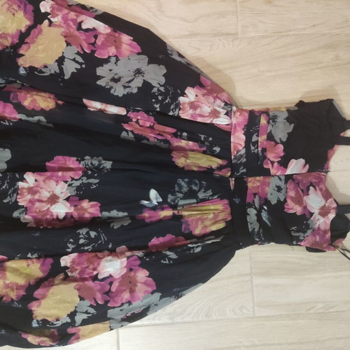 Formal dress medium size, like new, length 1.00m