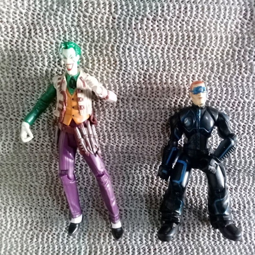 Batman action figures used, pack of 2