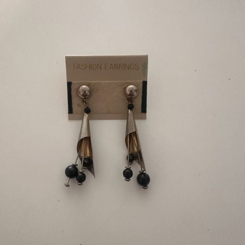 Vintage dangling stud earrings, grey