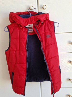 Orchestra sleeveless jacket vest for boys size 12, like new, red
