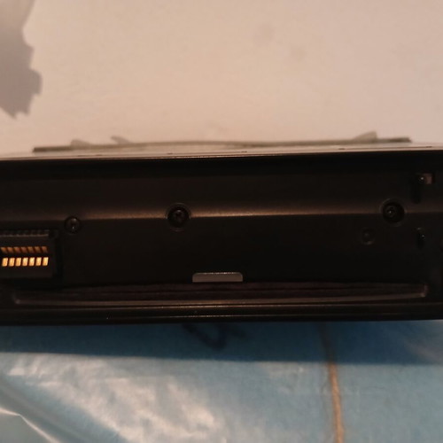 Sony CDX 3900R radio CD player used with detachable faceplate