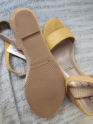 Platforms new yellow with beige