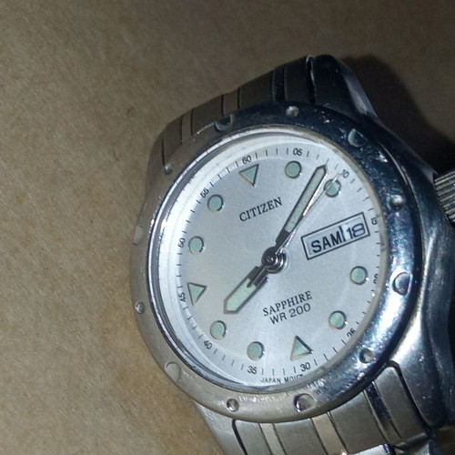 Citizen Sapphire WR200 watch for repair or spare parts, like new
