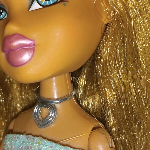 Bratz Hollywood 2004 used doll with original dress and shoes