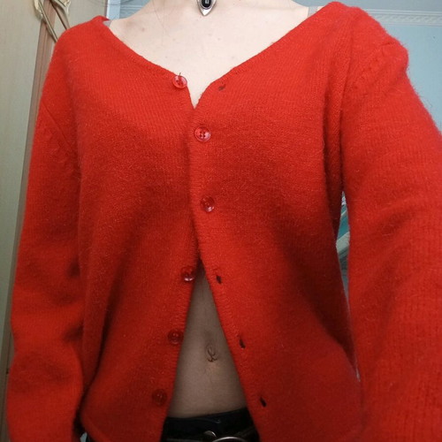 Red cardigan like new with removable faux fur, size S