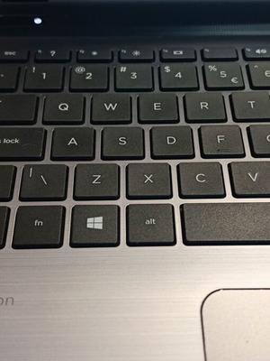 Laptop HP Pavilion 15.6" μεταχειρισμένο, AMD A8, 8GB RAM, 256GB SSD, R7 γραφικά