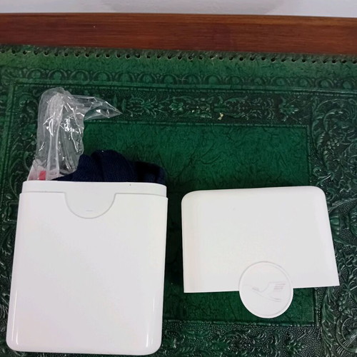 Lootfansa airline flight set with essential items