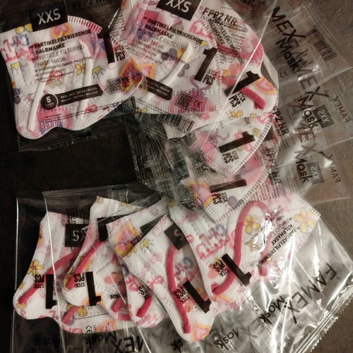 Children's FFTP closed masks new, pack of 10