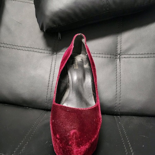I Love Sandals velvet pumps like new, size 40, red