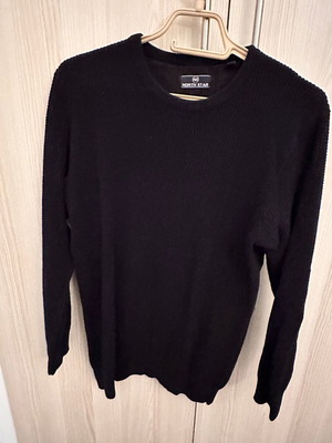 Black knitted slim fit sweater North Star like new