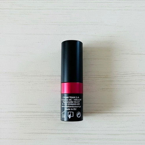 Dust+Cream Lipstick No 40 "Let's Dance" like new, purple shade