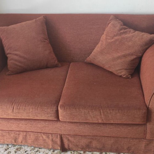 Two-seater sofa like new, comfortable