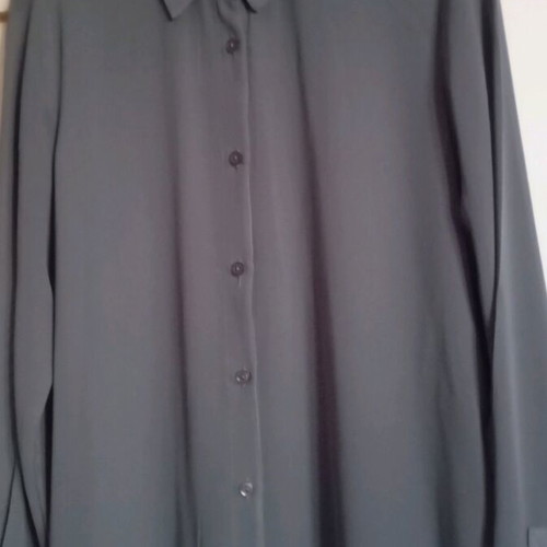 Tunic shirt gray like new, comfortable for sizes S to L