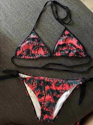 Decathlon bikini set like new, size L, red and green