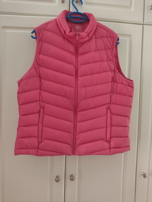 Marks & Spencer sleeveless jacket like new, pink, size 18