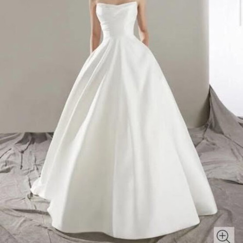 Pronovias wedding dress like new, size 42, mikado fabric, white