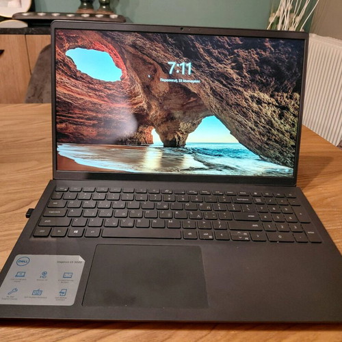Dell Inspiron 15 3001 laptop like new