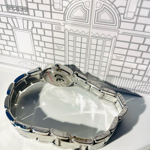 Women's watch with bracelet and stones new, silver