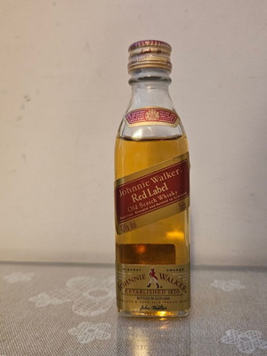 Johnnie Walker Red Label Whisky miniature new, sealed 50ml