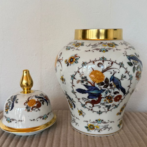 Vintage porcelain vase with lid Royal Porzellan Bavaria KPM like new