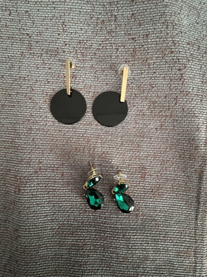 Earrings set of two pairs new, black and green with strass