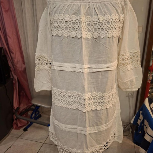 Off The Shoulders Dress Size M White Like New