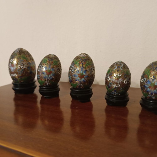 Set of 5 unique Chinese Cloisonne eggs like new with stands