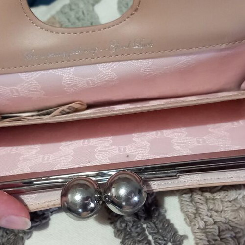 Ted Baker wallet used, beige with wear and non-working clasp
