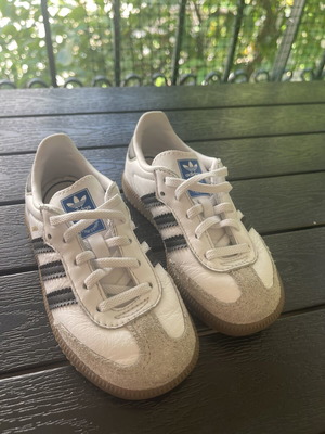 Adidas Sampa shoes size 25 used