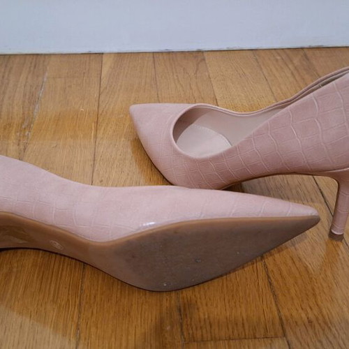 Ideal Shoes nude pumps size 38 like new with medium heel