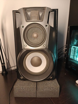 Technics sound system used, includes amplifier and equalizer