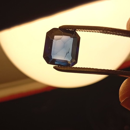 Sapphire faceted 5.75 ct used