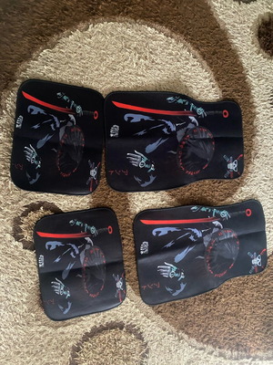 Car mats new, pack of 4 with samurai design