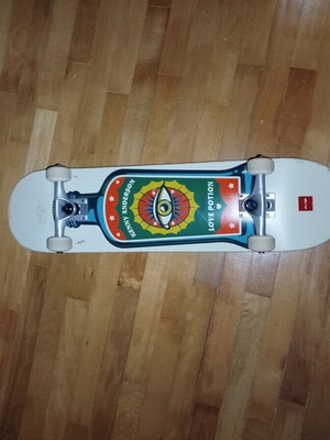 Chocolate skateboard, size 7.75