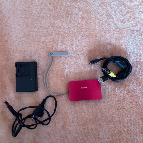 Cyber-shot DSC-T700 camera pink like new with Carl Zeiss lens