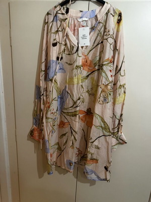 Women's blouse XL colorful new with tag