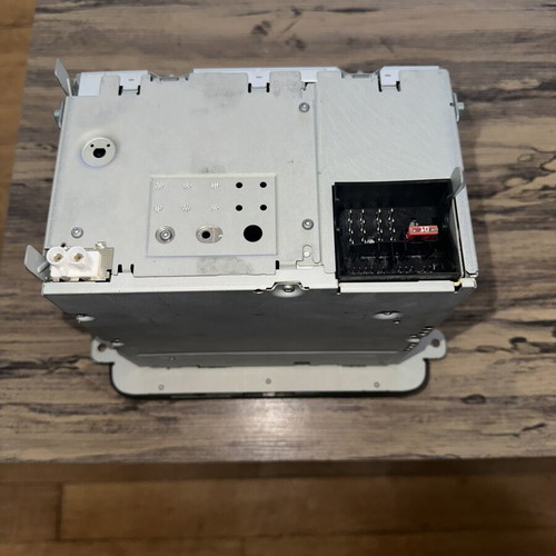 Radio Console CD Player Golf 6 like new, original