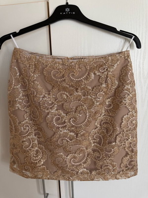 Kattis mini skirt like new with gold glitter and embroidery size M