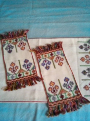 Table runner and two napkins like new, Cretan embroidery 1970s