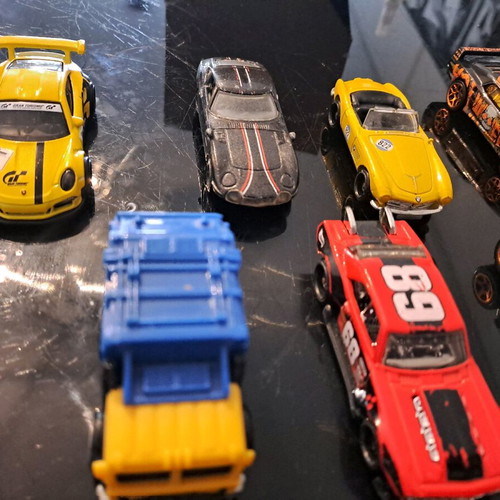 Hot Wheels toy cars used, pack of 8 authentic