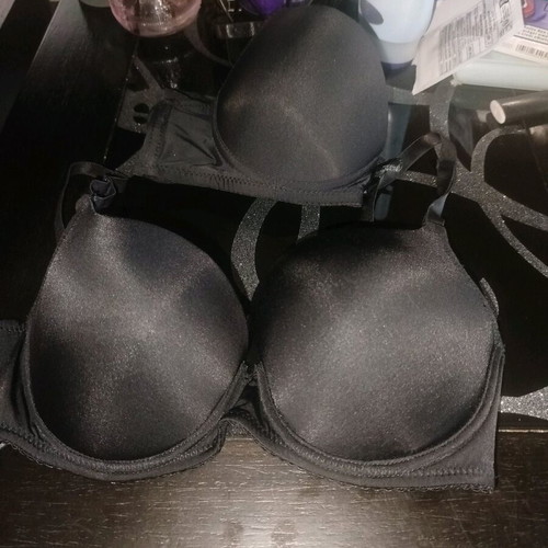 Women's black bra size 70C like new with Lucette lingerie gift