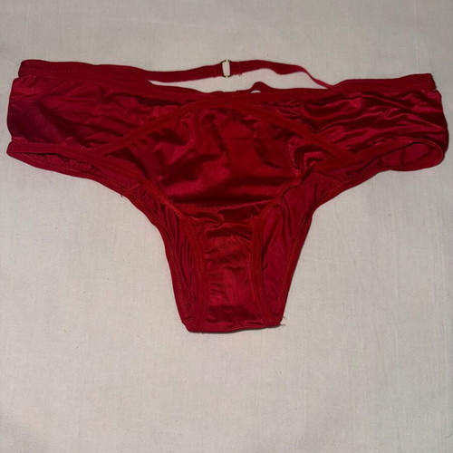 Victoria’s Secret Cheeky Pants Very Sexy new, red with gold detail