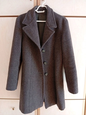 Women's brown coat like new with buttons and lining