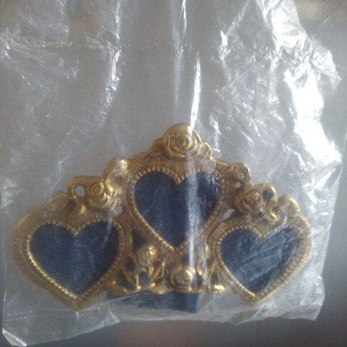 Triple bronze heart photo frame new, 15×10 cm, velvet base without glass