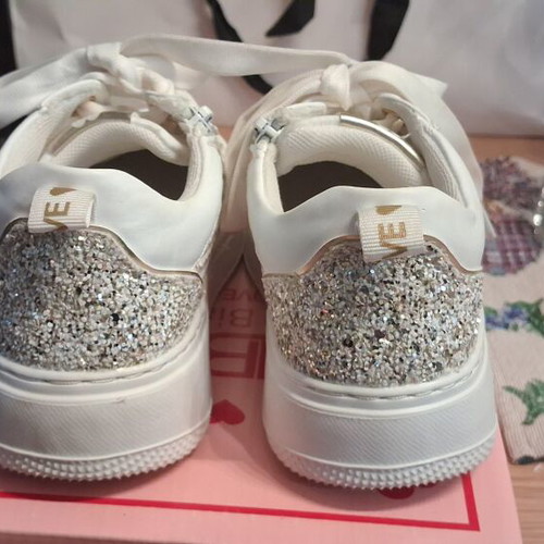 Laura Biagiotti sneakers size 30, white with gold details