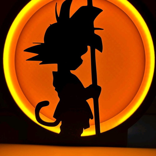 Son Goku lamp like new with USB and switch 24x24cm