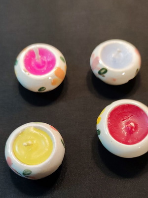 Mini scented candles like new in ceramic containers