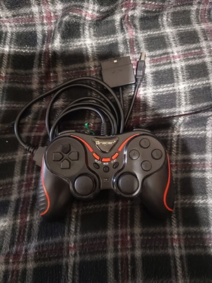 Tracer Red Arrow gamepad for PC, PS2, and PS3
