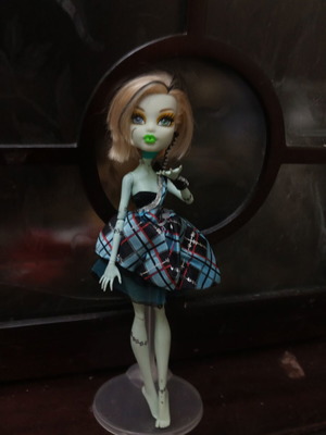 Monster High Frankie Stein Freaky Fusion doll with Sweet 16 dress like new